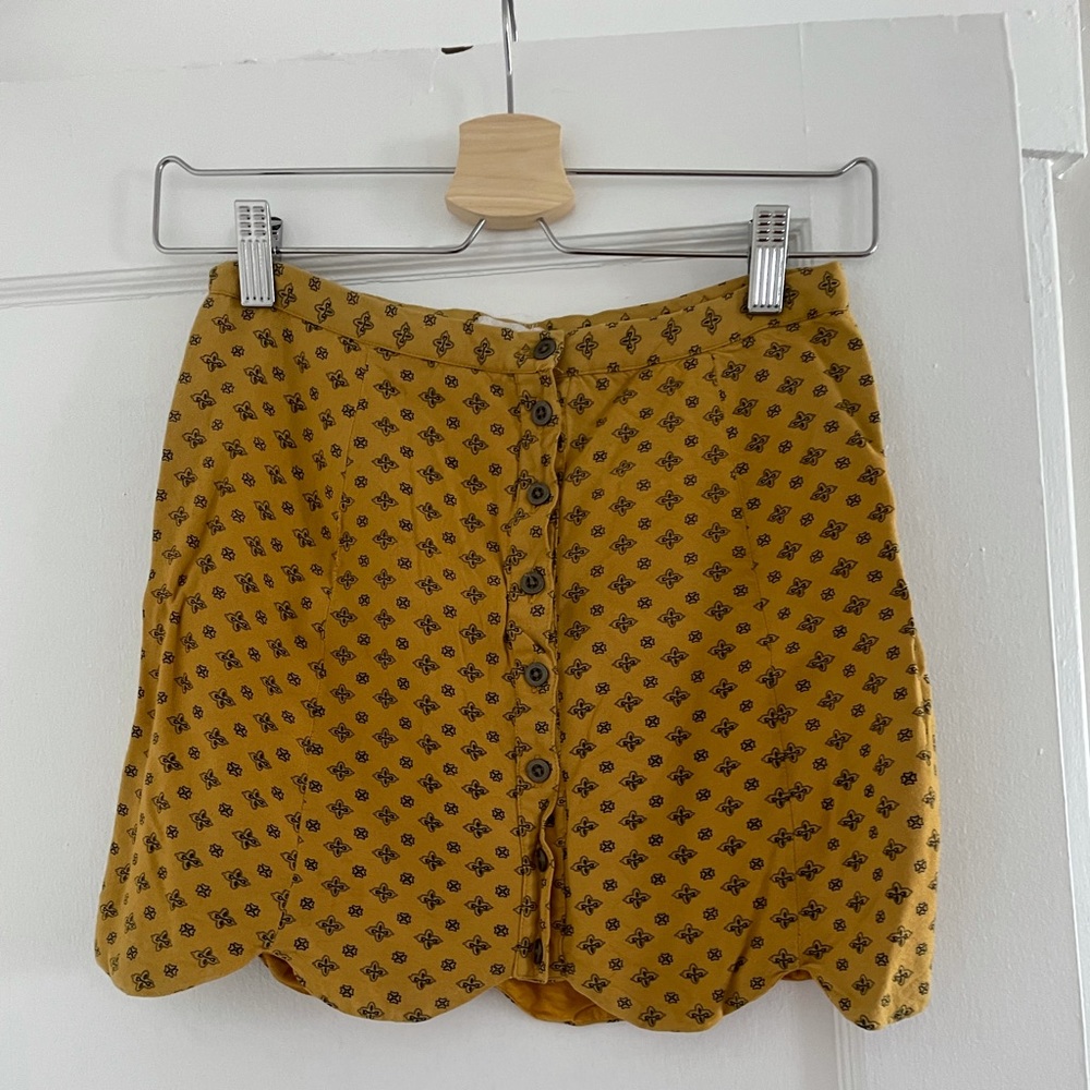 Urban Outfitters - yellow patterned skirt